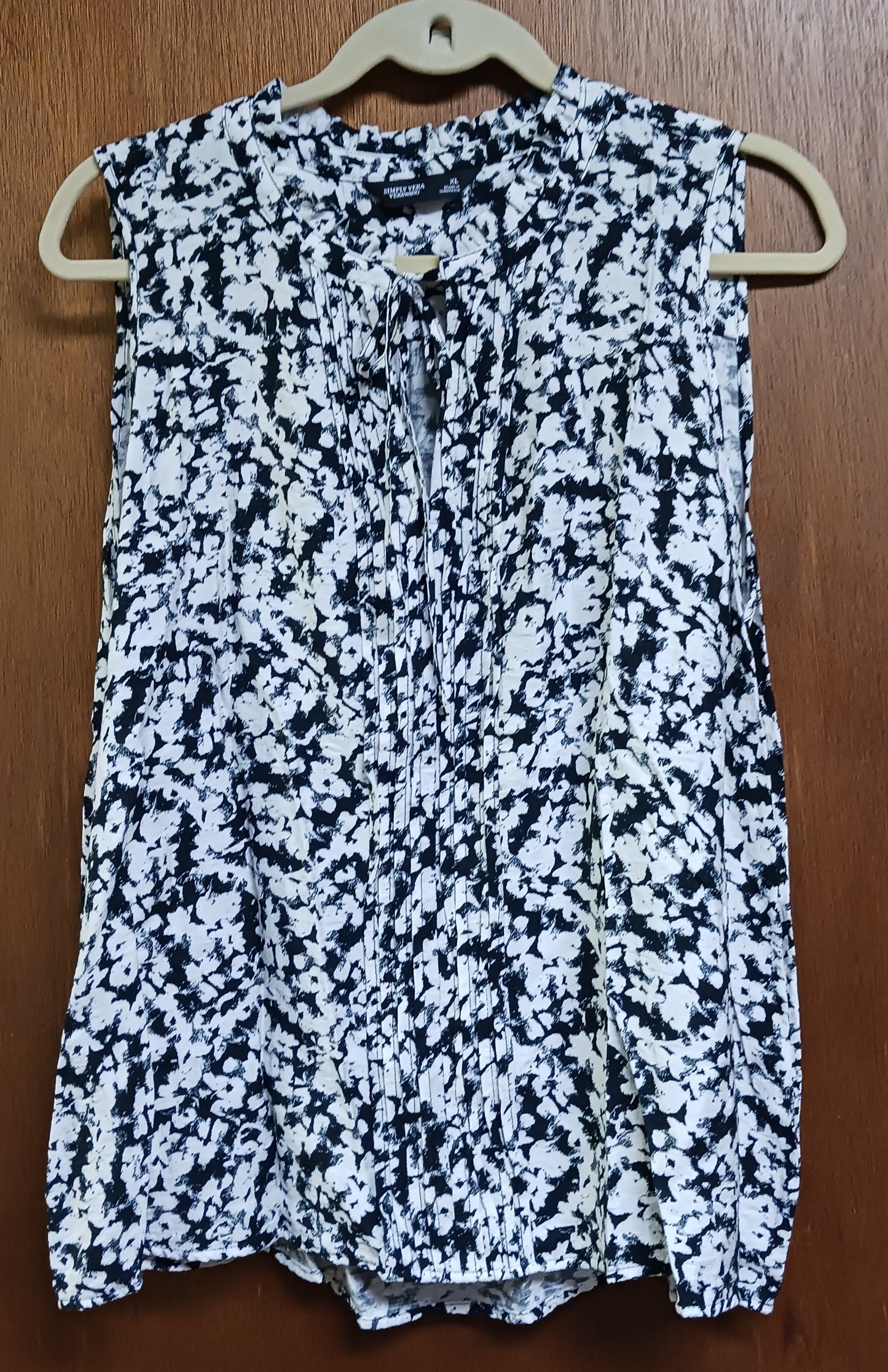 Simply Vera Vera Wang Black and White Tye Dyed Sleeveless V Neck Top XL