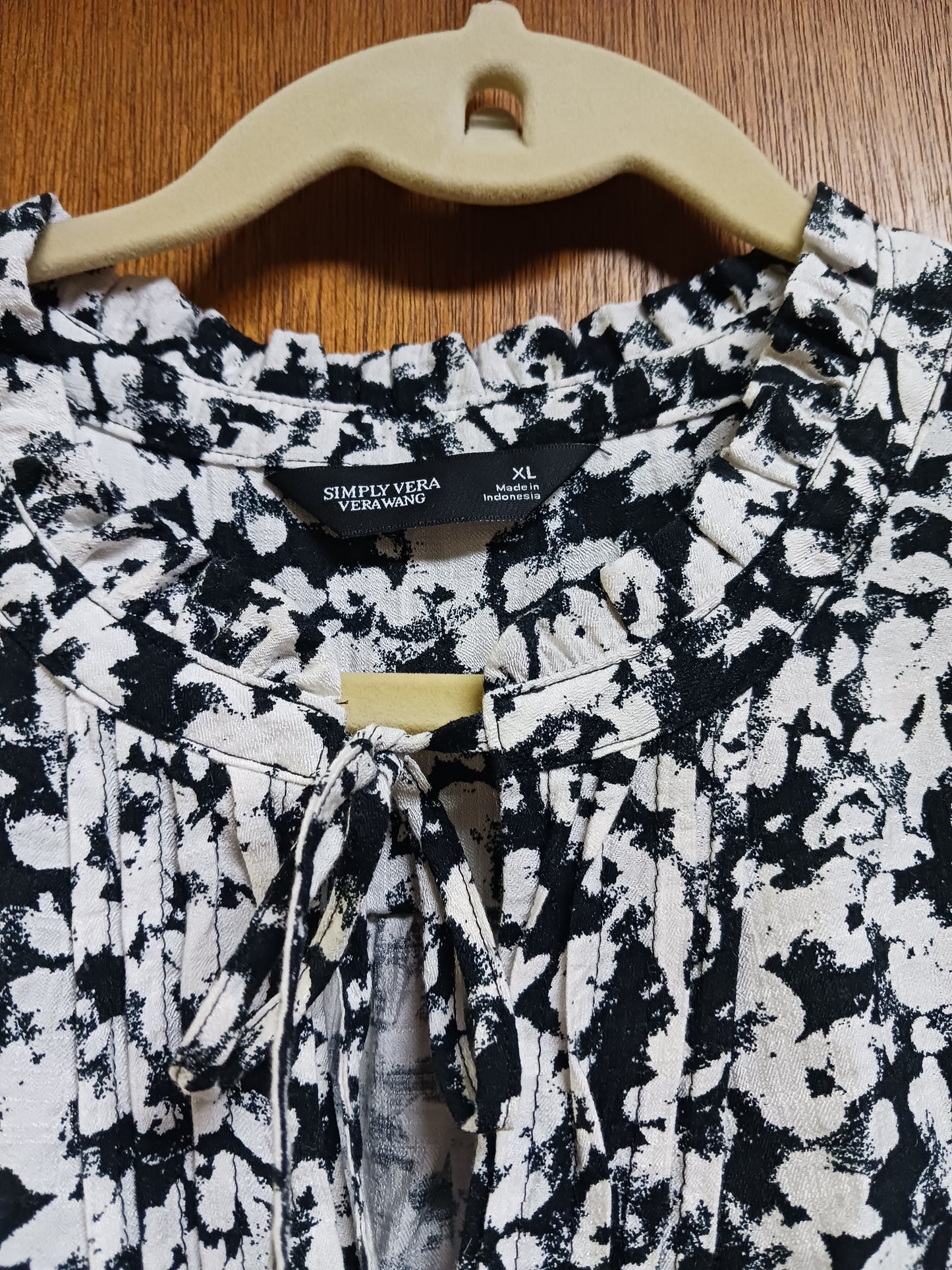 Simply Vera Vera Wang Black and White Tye Dyed Sleeveless V Neck Top XL