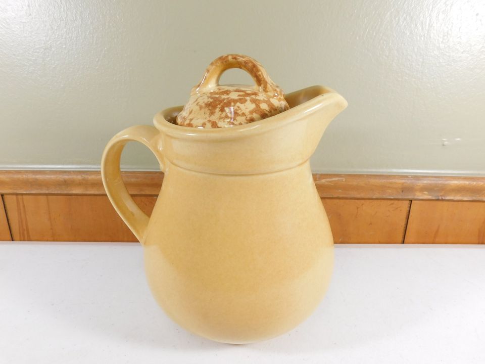 Pfaltzgraff 42 oz Carafe