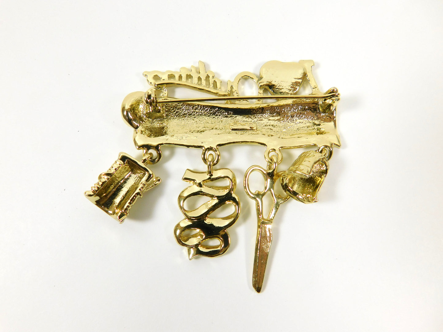 Vintage Gold Tone I Love (Heart) Quilting Lapel Pin Brooch
