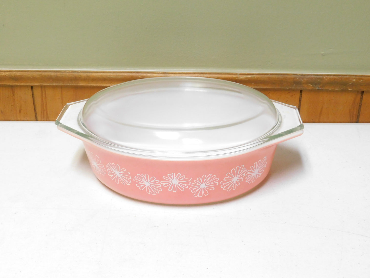 Vintage Pink Pyrex White Flower 2 1/2 QT Baking Bowl 045