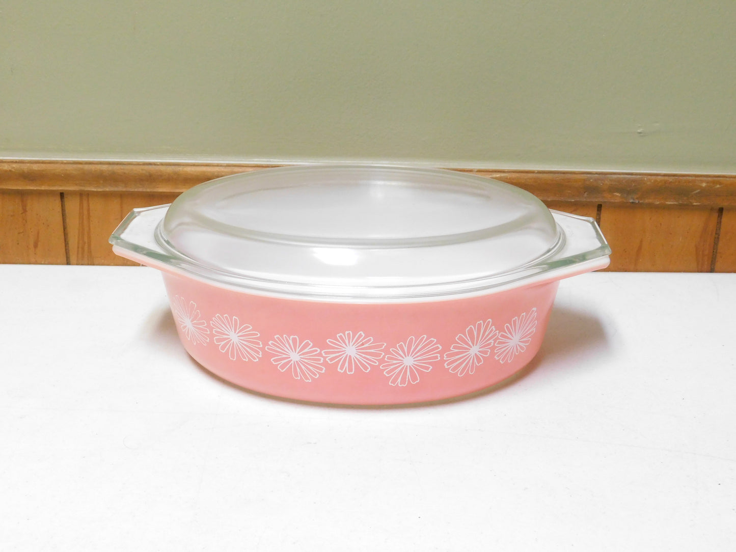 Vintage Pink Pyrex White Flower 2 1/2 QT Baking Bowl 045