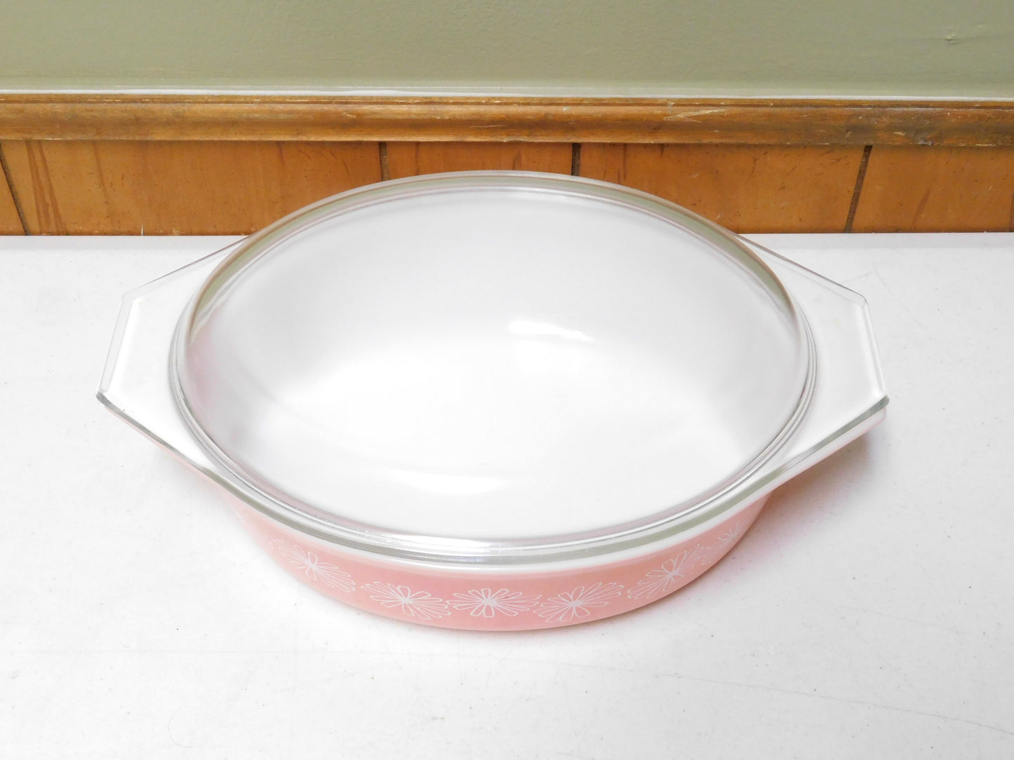 Vintage Pink Pyrex White Flower 2 1/2 QT Baking Bowl 045