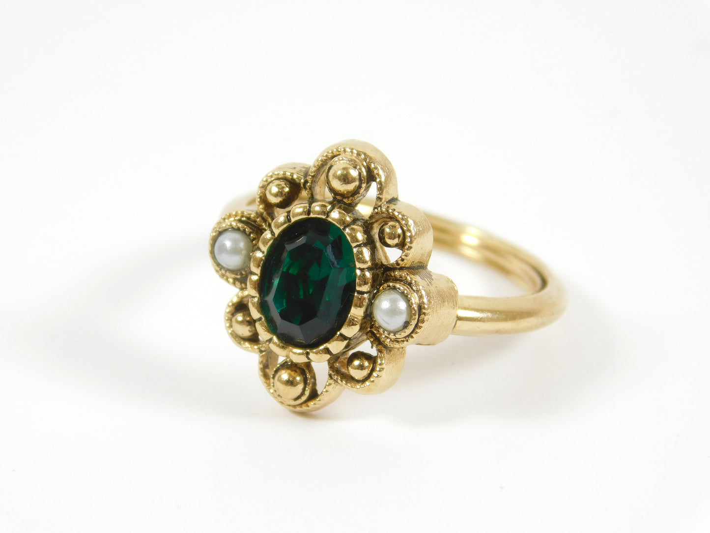 Avon Green Gem Gold Tone Ring Size 9.5