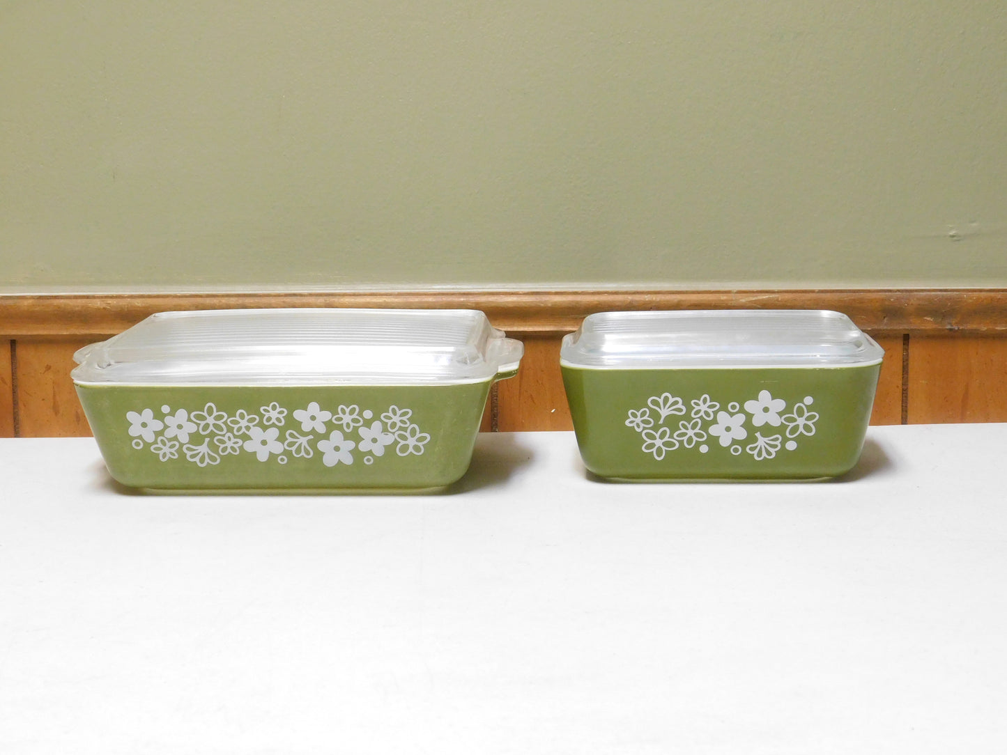 Set of 2 Pyrex Ovenware Dishes Green with White Flowers 0502/0503