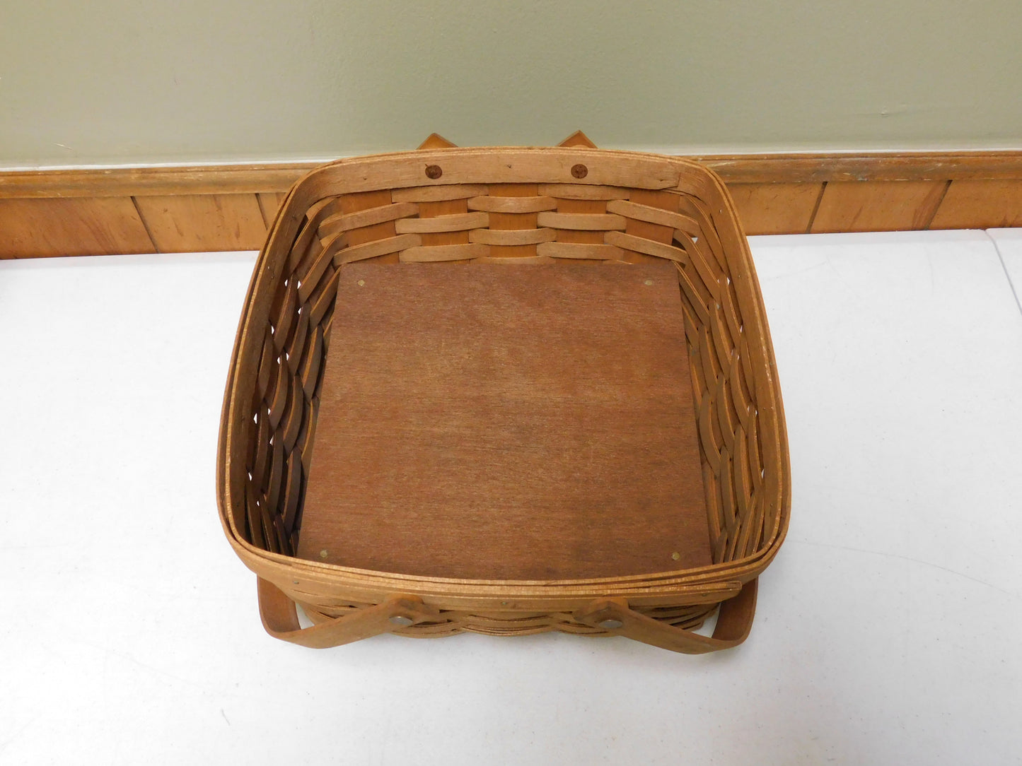 Vintage 1991 Longaburger Pie Basket with Riser