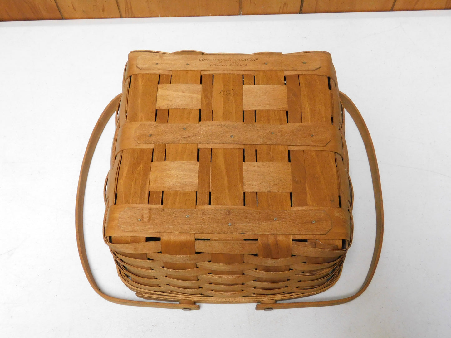 Vintage 1991 Longaburger Pie Basket with Riser