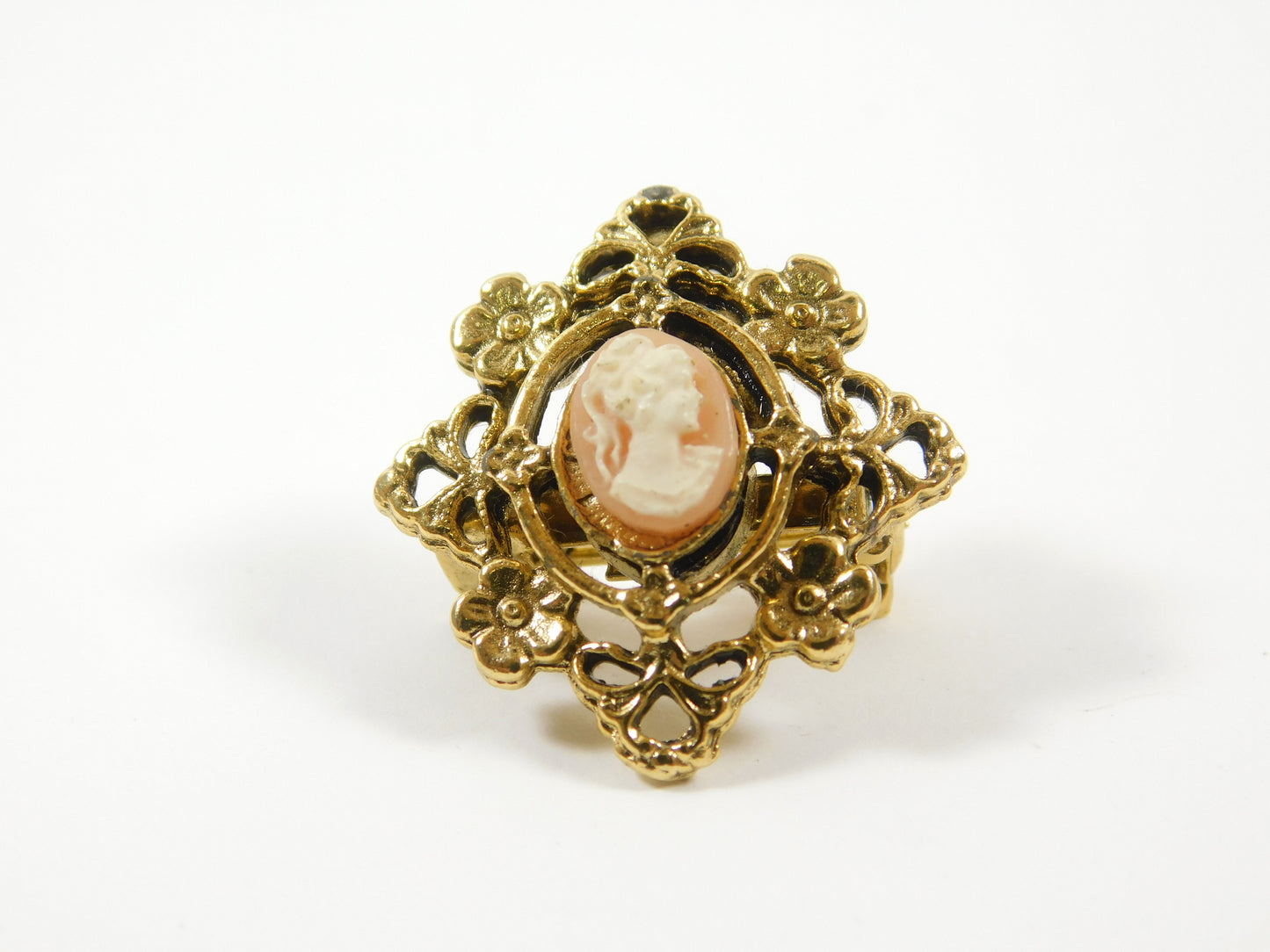 Vintage Gold Tone Cameo Brooch Pin
