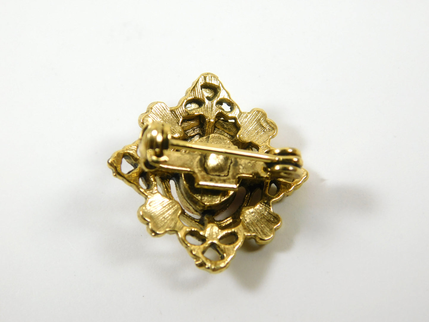 Vintage Gold Tone Cameo Brooch Pin