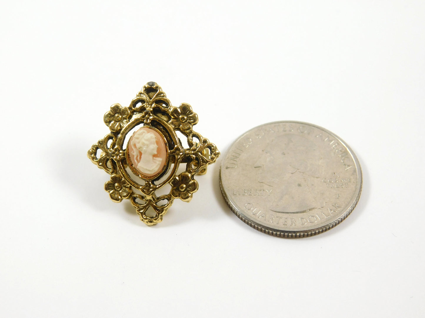 Vintage Gold Tone Cameo Brooch Pin