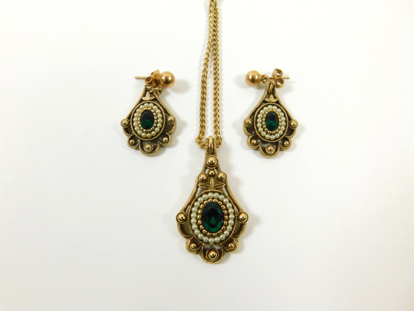 Avon Victorian Style Earrings and Necklace Set