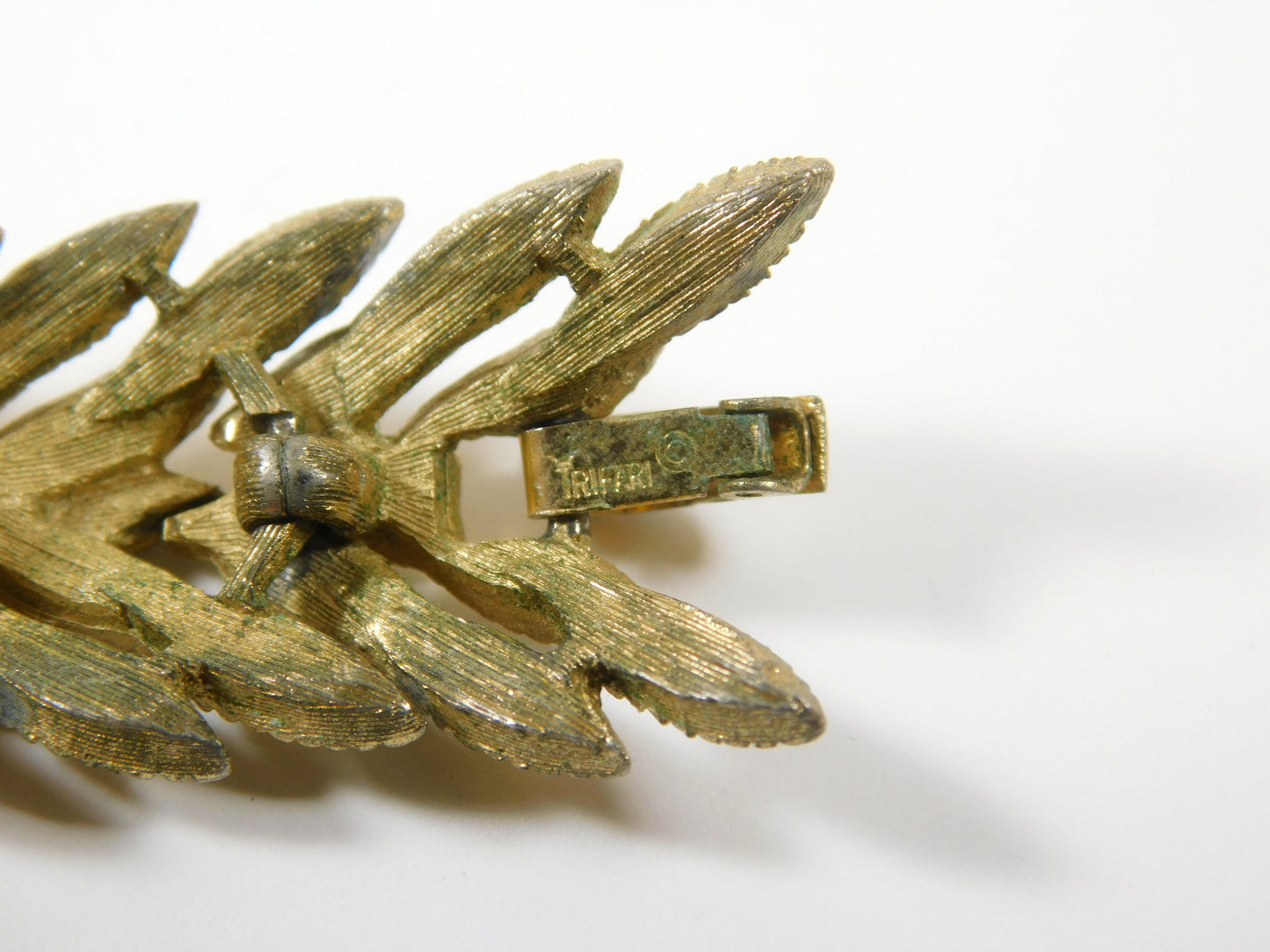 Vintage Trifari Gold Tone Leaves Bracelet