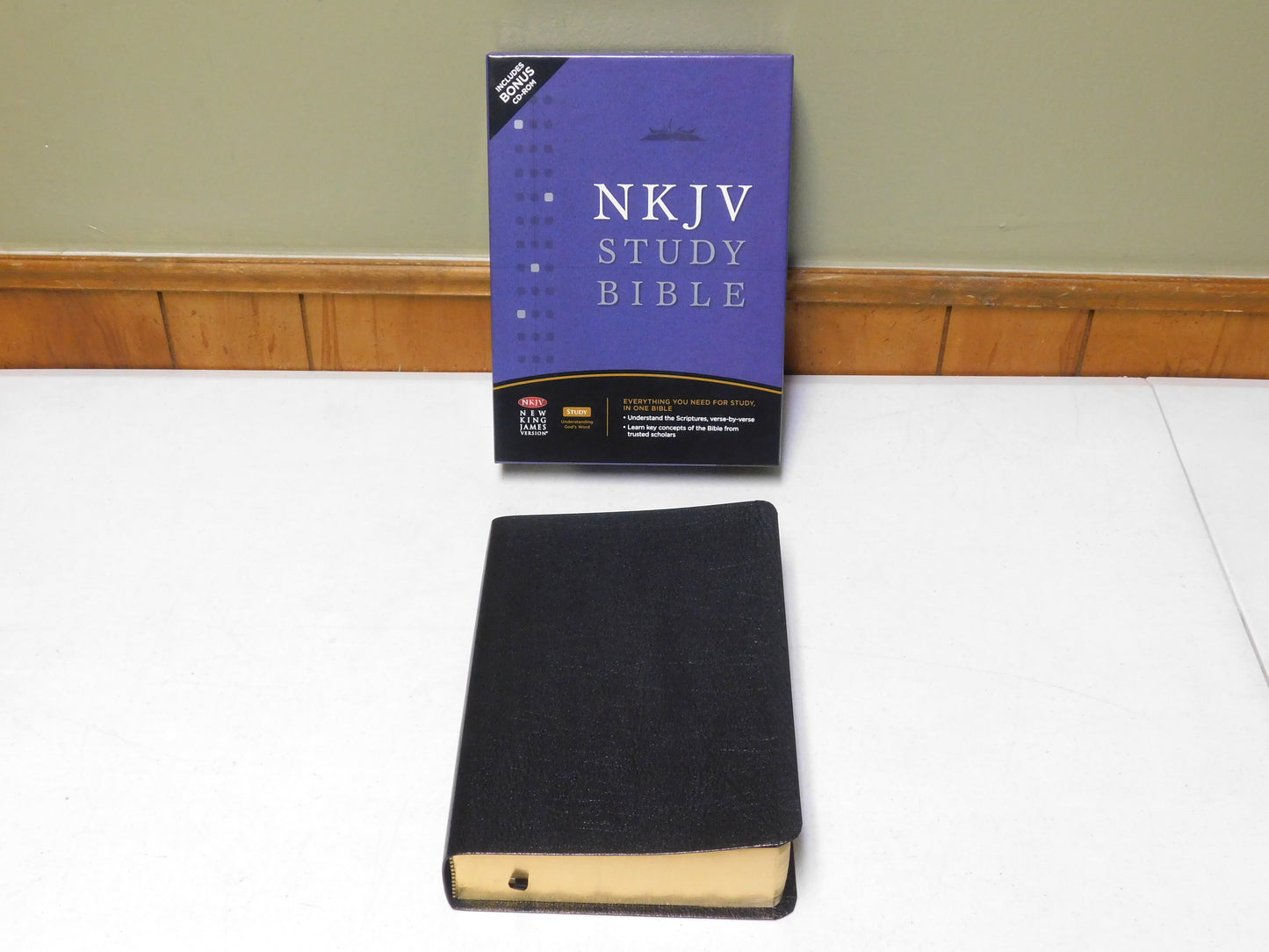 Thomas Nelson NKJV Study Bible 2nd Edition 2885T Black Bonded Leather 2007