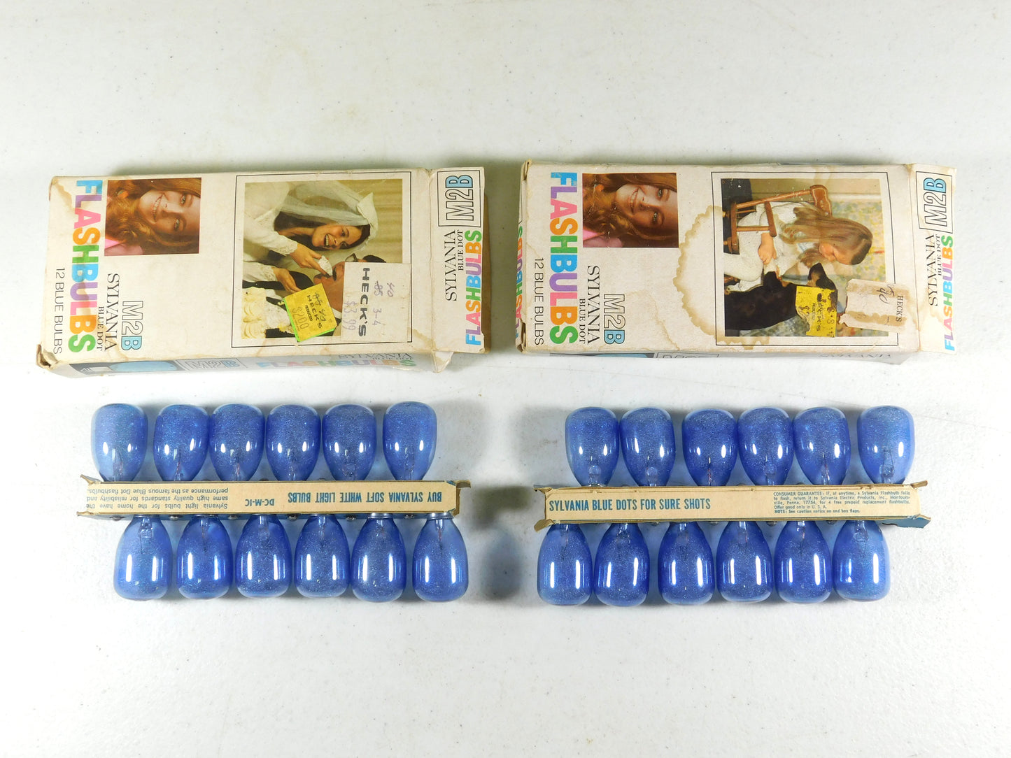 Vintage Sylvania M2B Blue Dot Flashbulbs - Lot of 24