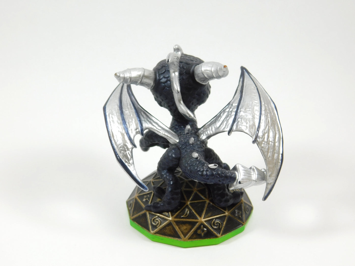 Purple and Silver Dark Spyro Skylanders Figure 84197888