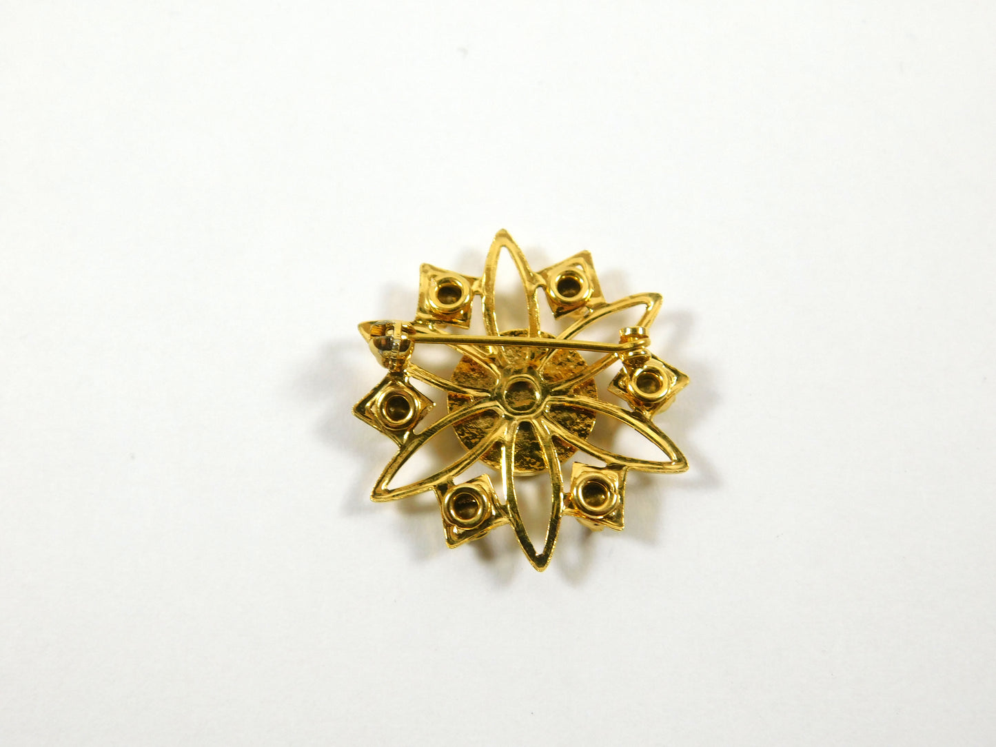 Vintage Gold Tone FOE Fraternity Order of Eagles LA Pin