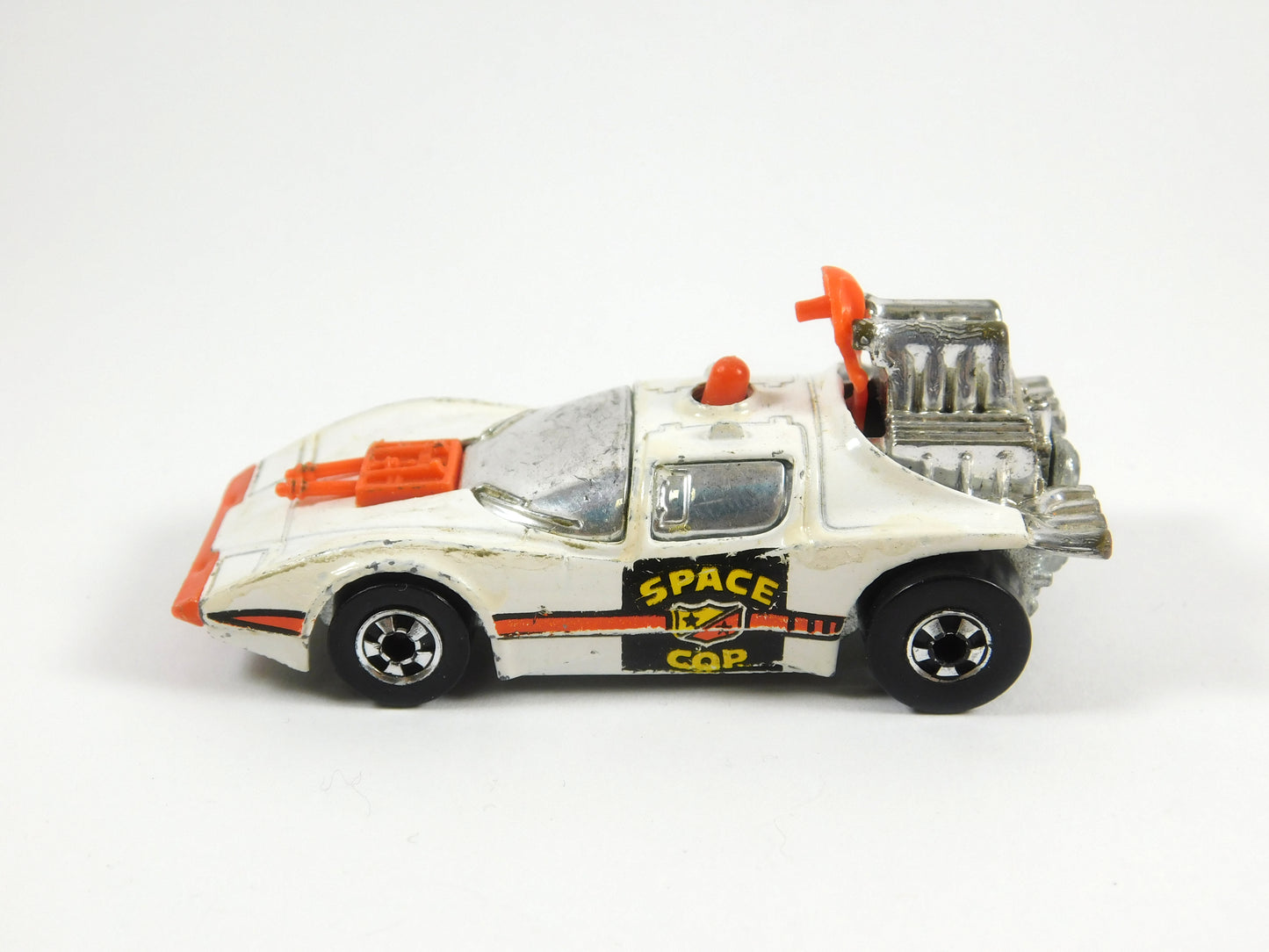 Vintage 1977 Hot Wheels White Science Friction Space Cop