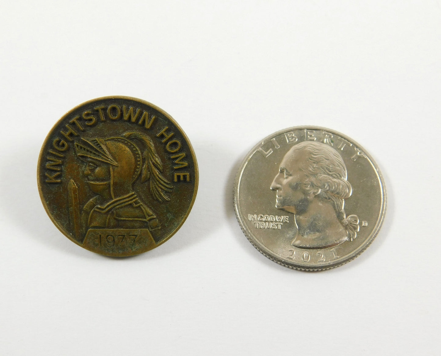 Vintage 1977 Knightstown Home Round Lapel Pin
