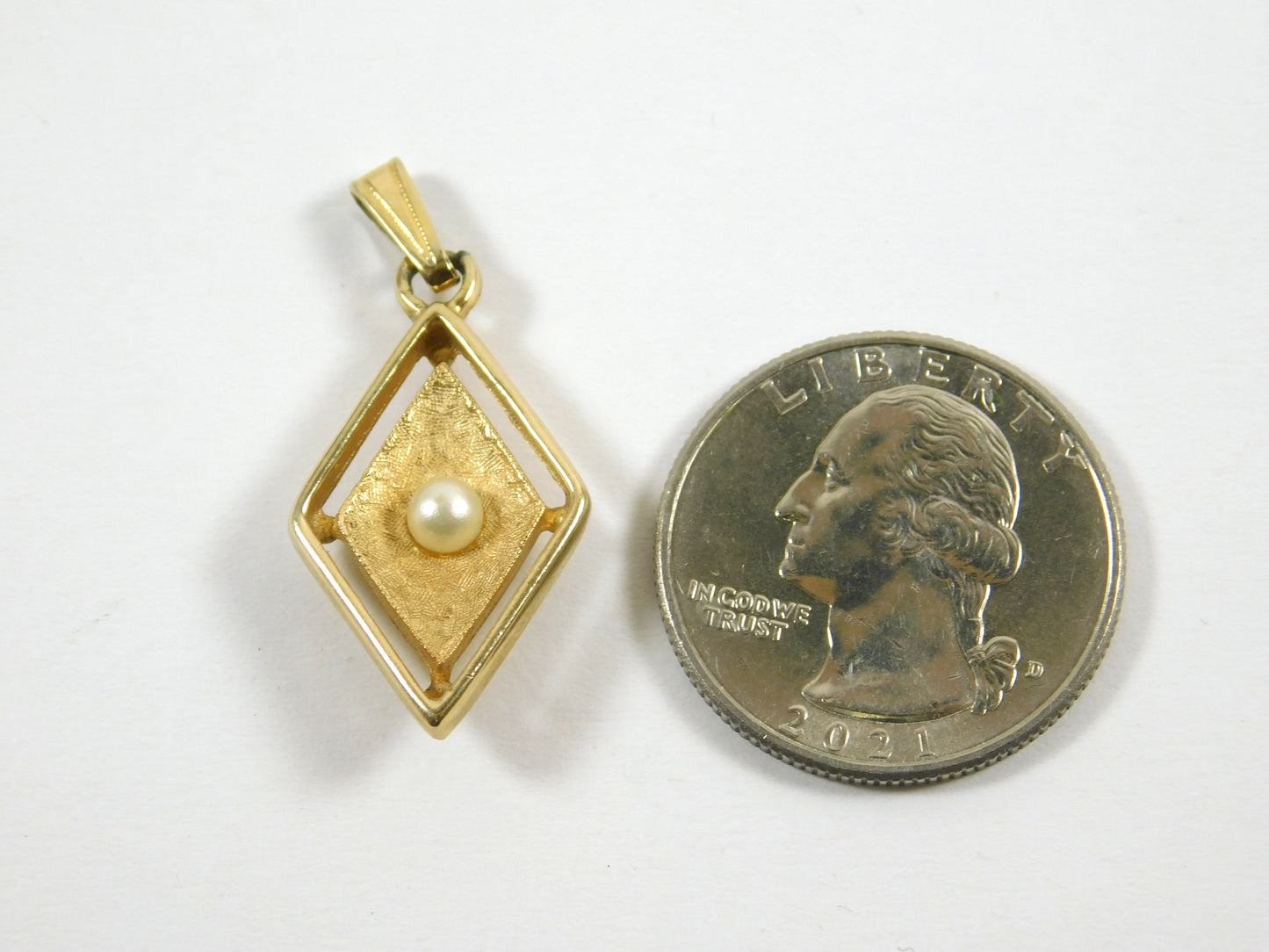Vintage Sarah Coventry Gold Tone Classic Diamond-Shaped Pendant with Faux Pearl