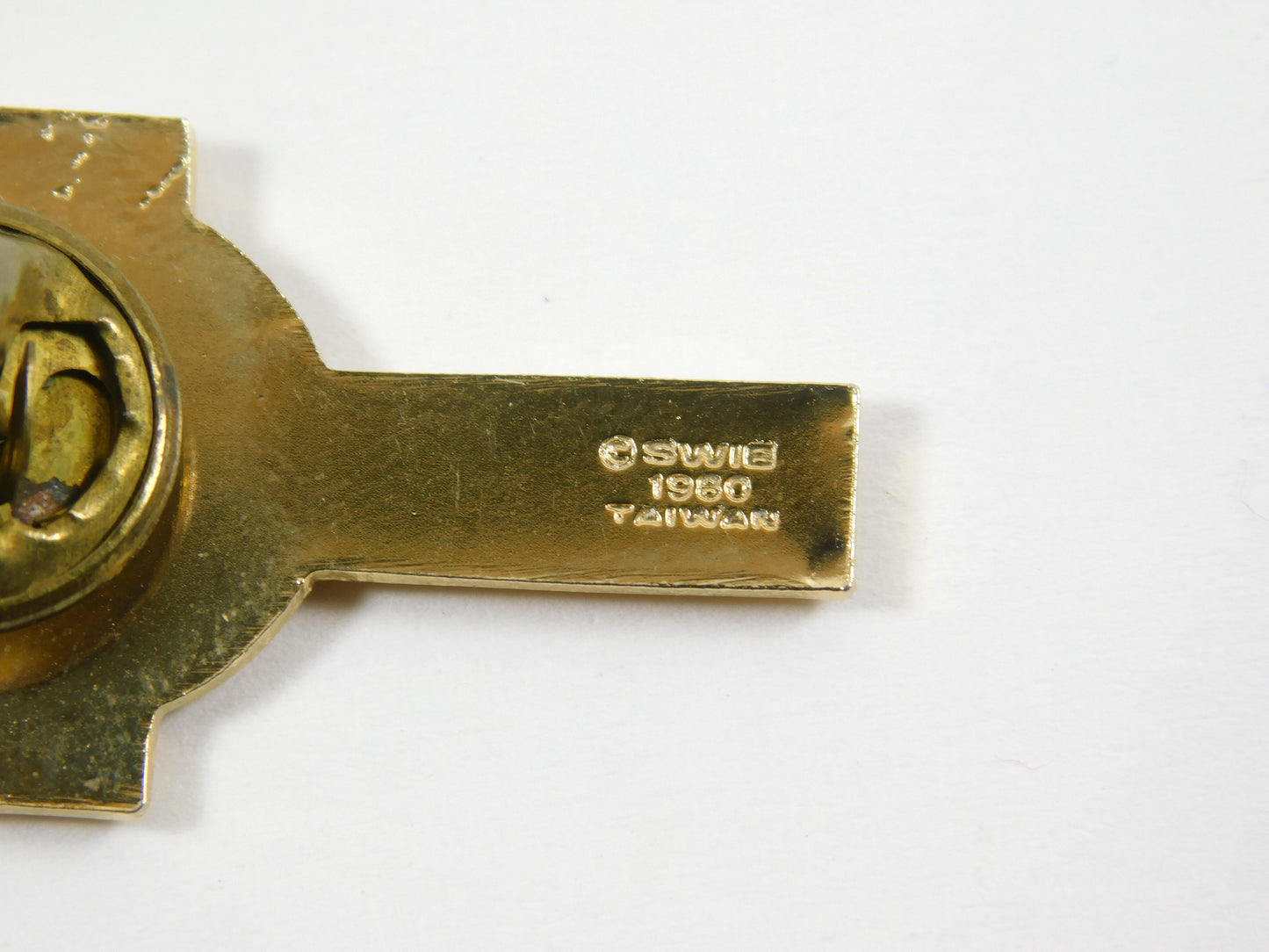 Vintage Swib 1980 Cross Gold Tone Lapel Pin