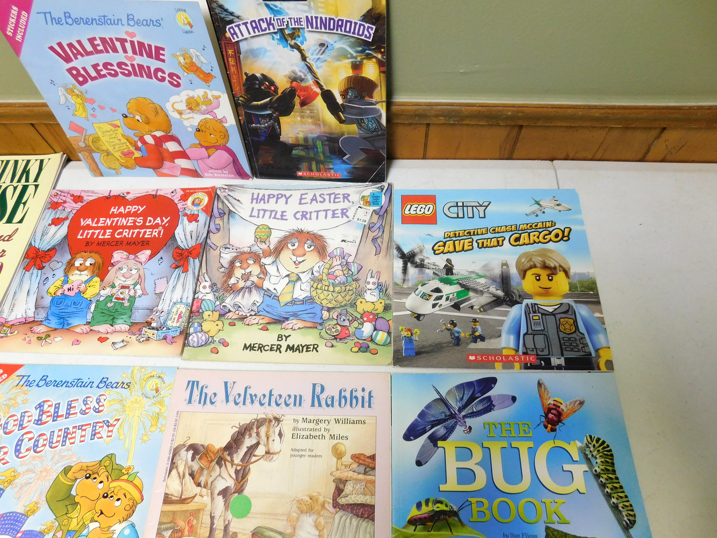 14 Kids Paperback Books - LEGO, Little Critter, Pete the Cat