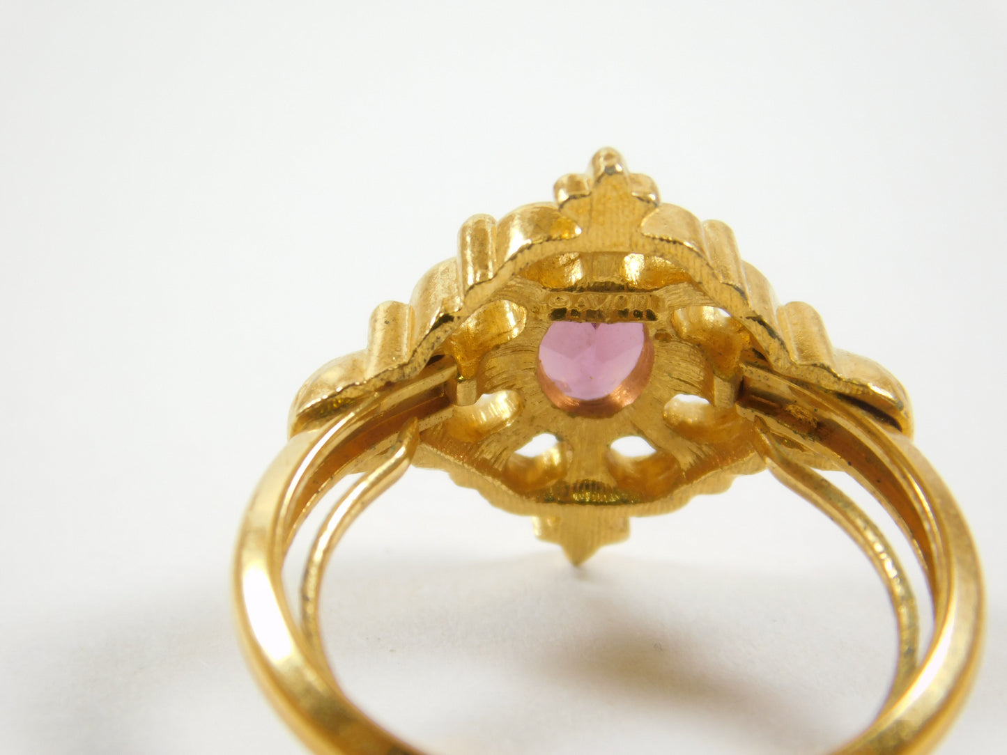 Vintage Avon Gold Tone Venetian Lace Ring Size 8.75