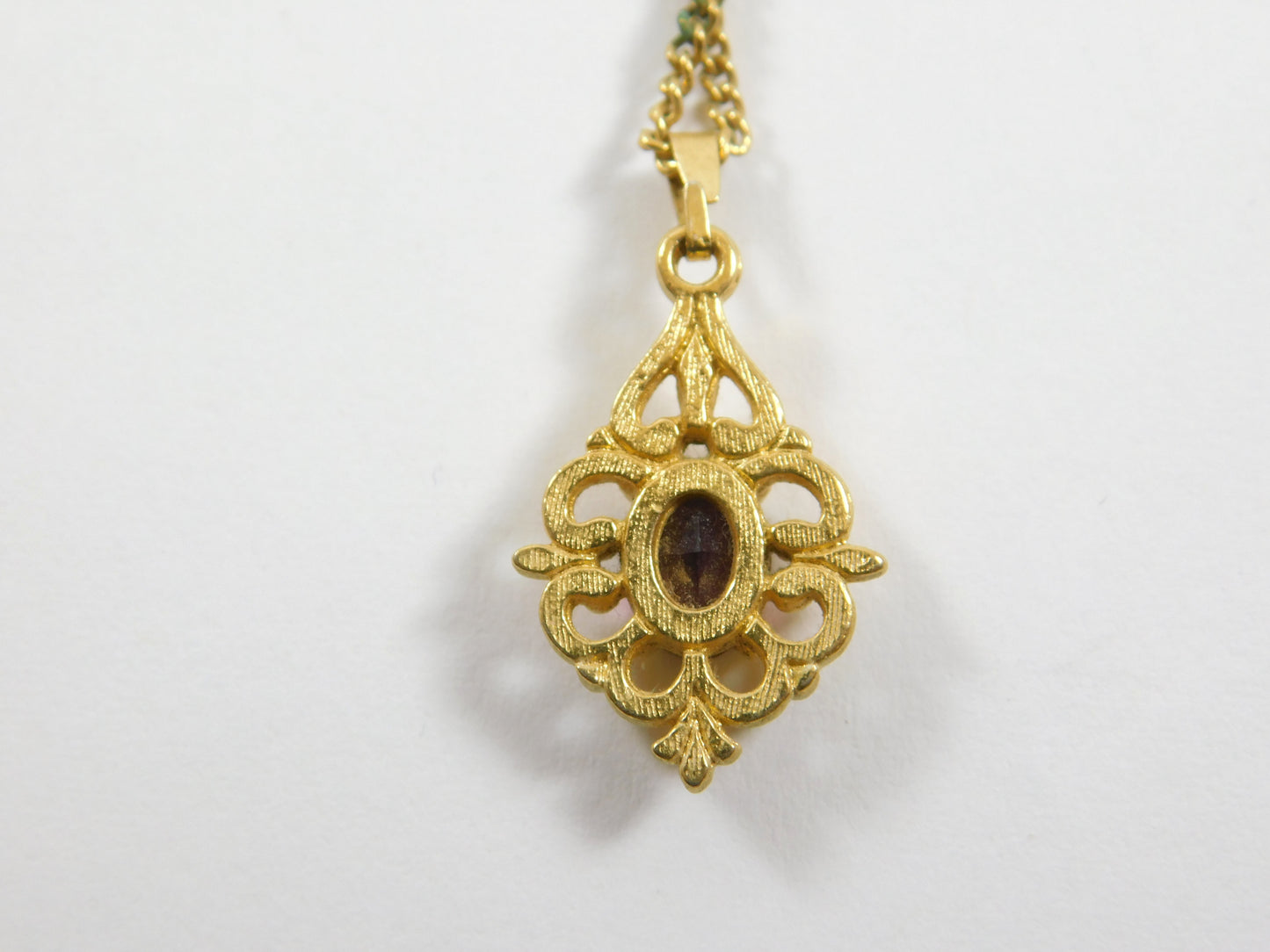 Vintage Avon Gold Tone Purple Gem Necklace