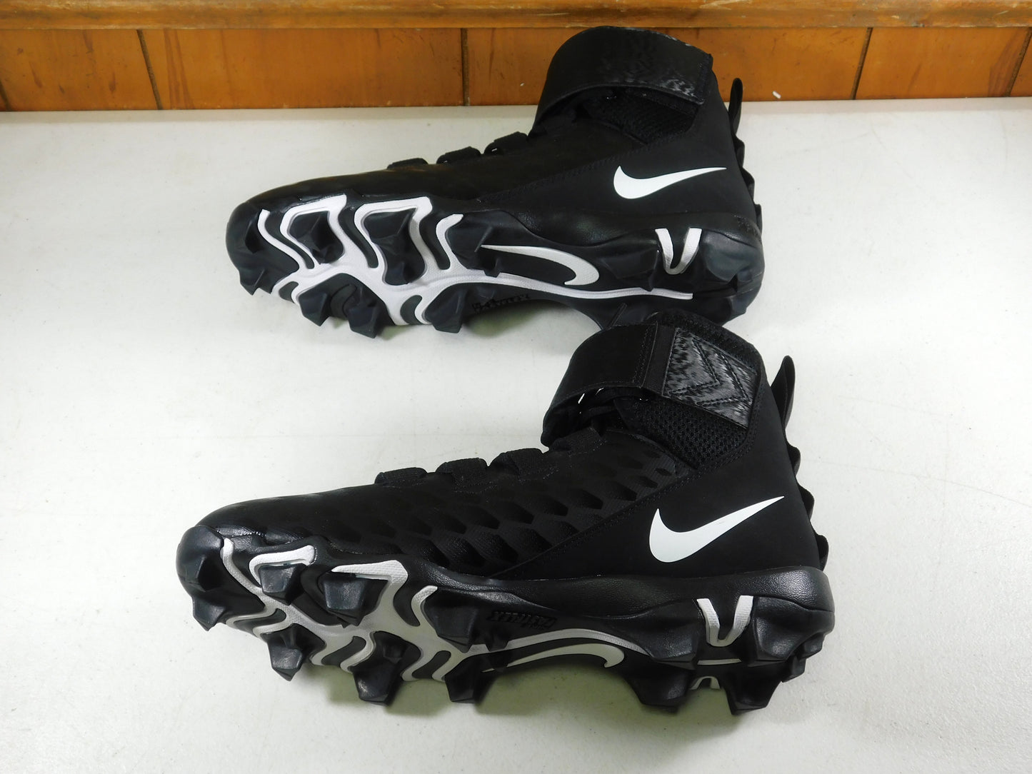 Nike Fastflex Black and White Cleats Size 10