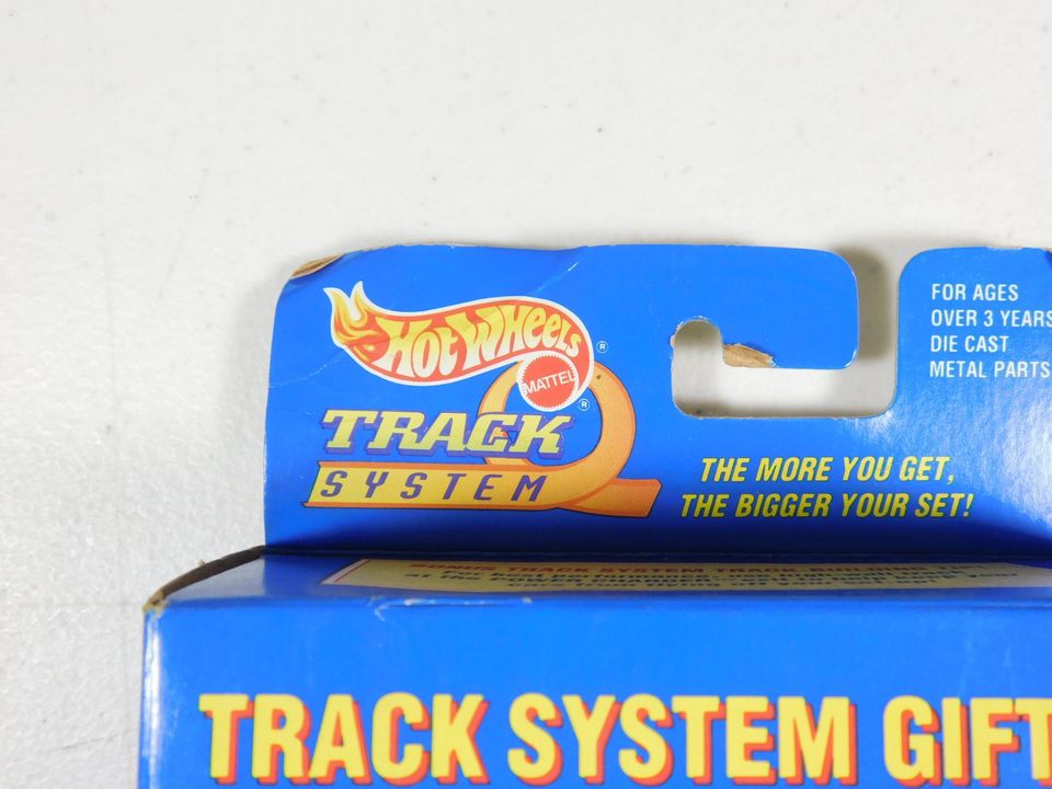 Hot Wheels Track System Gift Pack