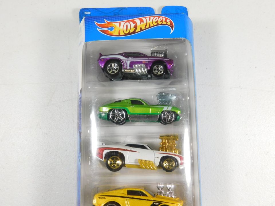 Hot Wheels Toon'd Muscle Gift Pack