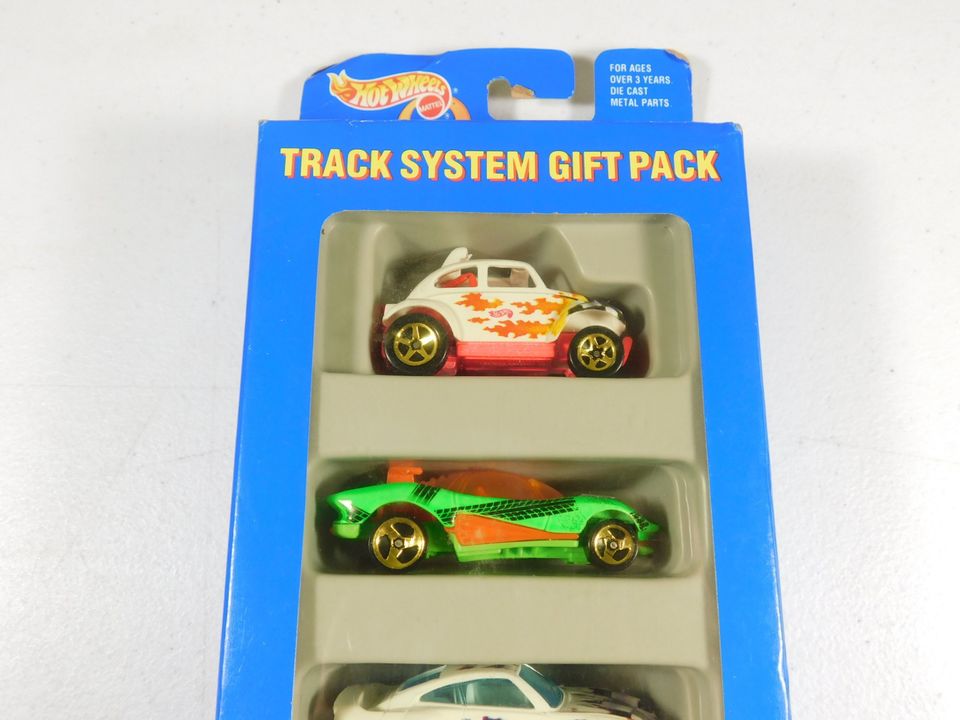 Hot Wheels Track System Gift Pack