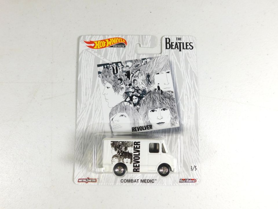 5 Hot Wheels The Beatles Car Set with Real Rider Wheels