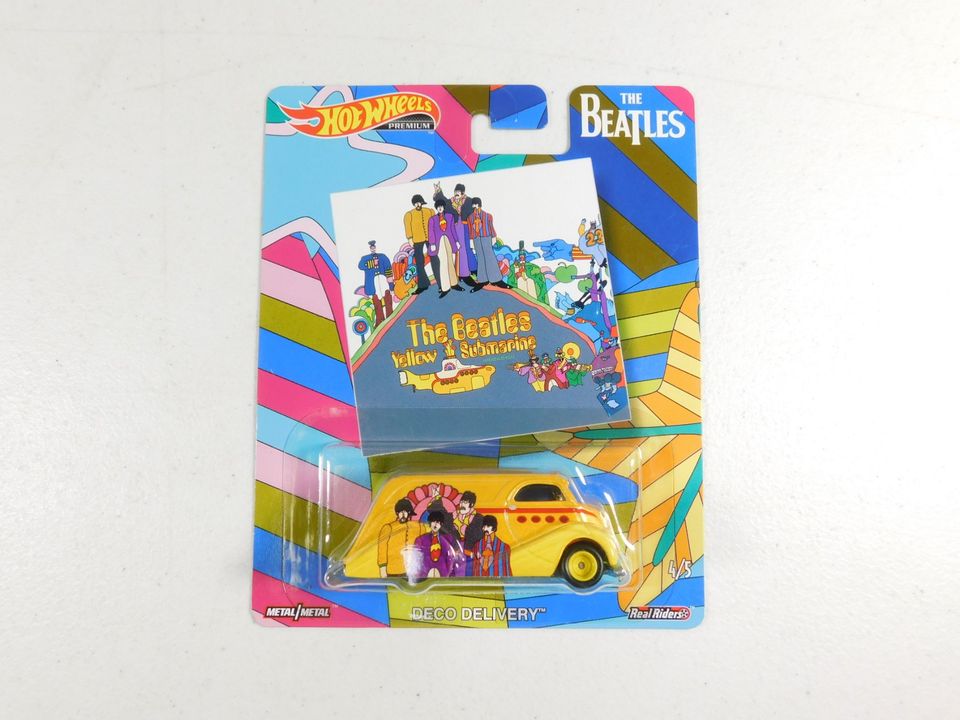 5 Hot Wheels The Beatles Car Set with Real Rider Wheels