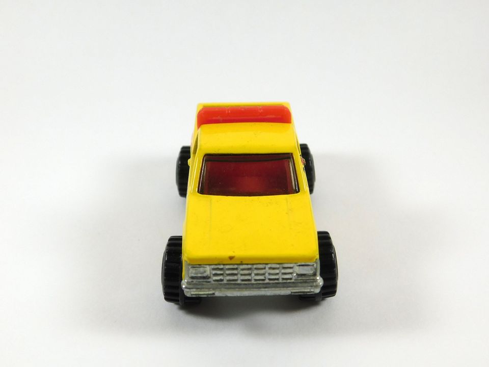 Hot Wheels Baywatch Rescue Yellow Pickup Truck