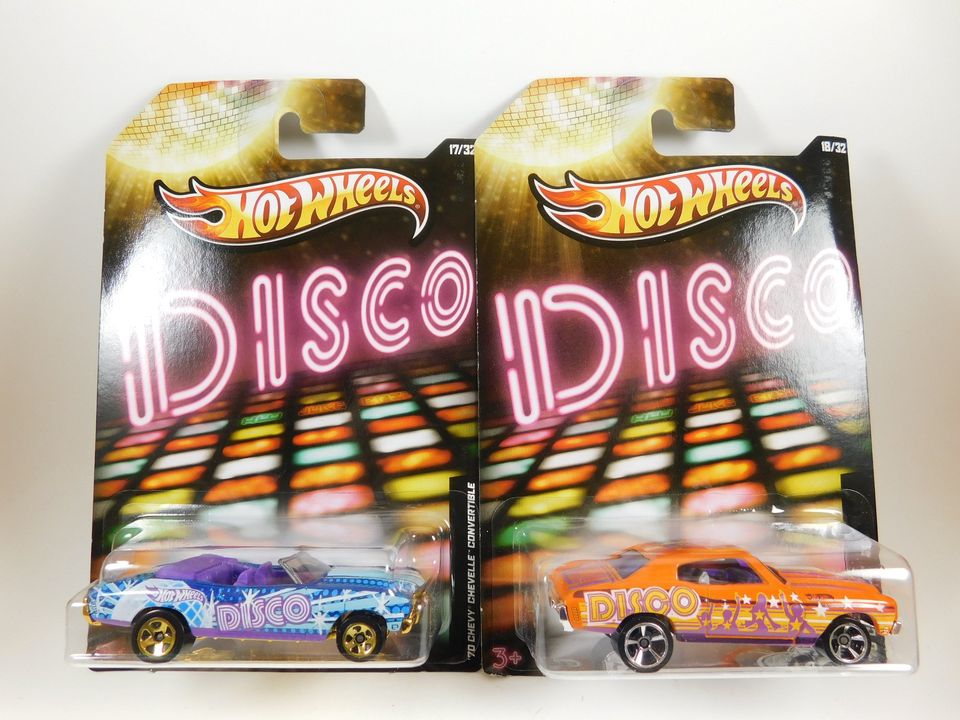 2 Hot Wheels Disco '70 Chevelle SS and Convertible