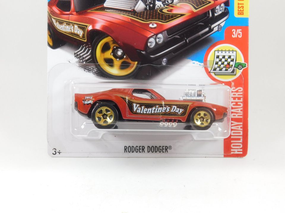 Hot Wheels Rodger Dodger Holiday Racers Valentine's Day 3/5