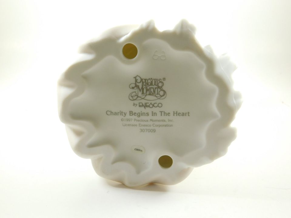 Precious Moments Charity Begins In The Heart Enesco Figurine 307009