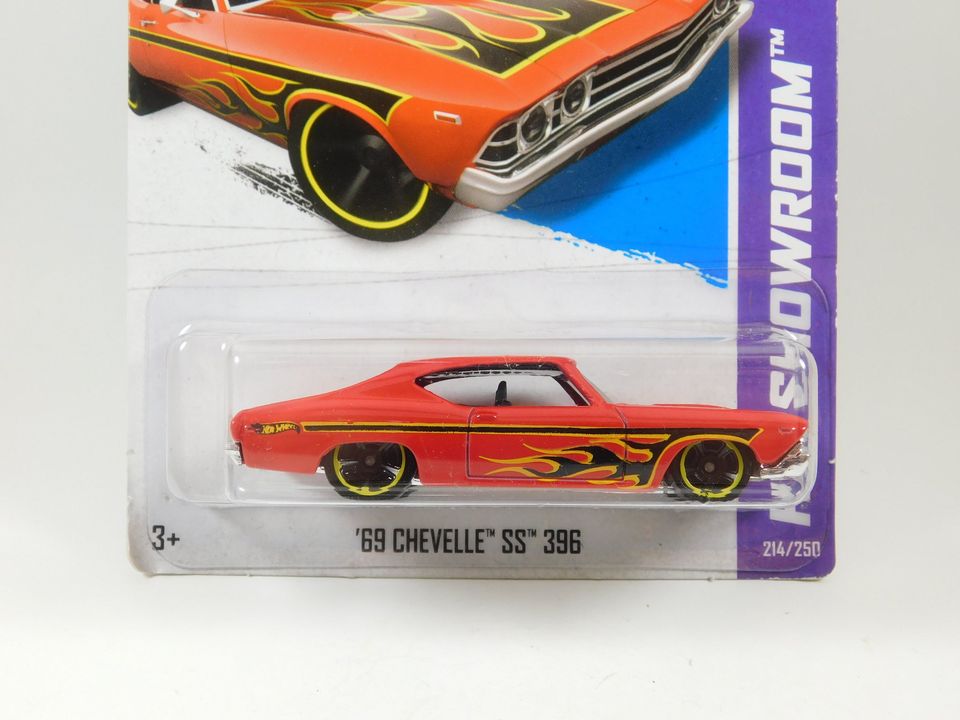 Hot Wheels Red '69 Chevelle SS 396 HW Showroom 214/250