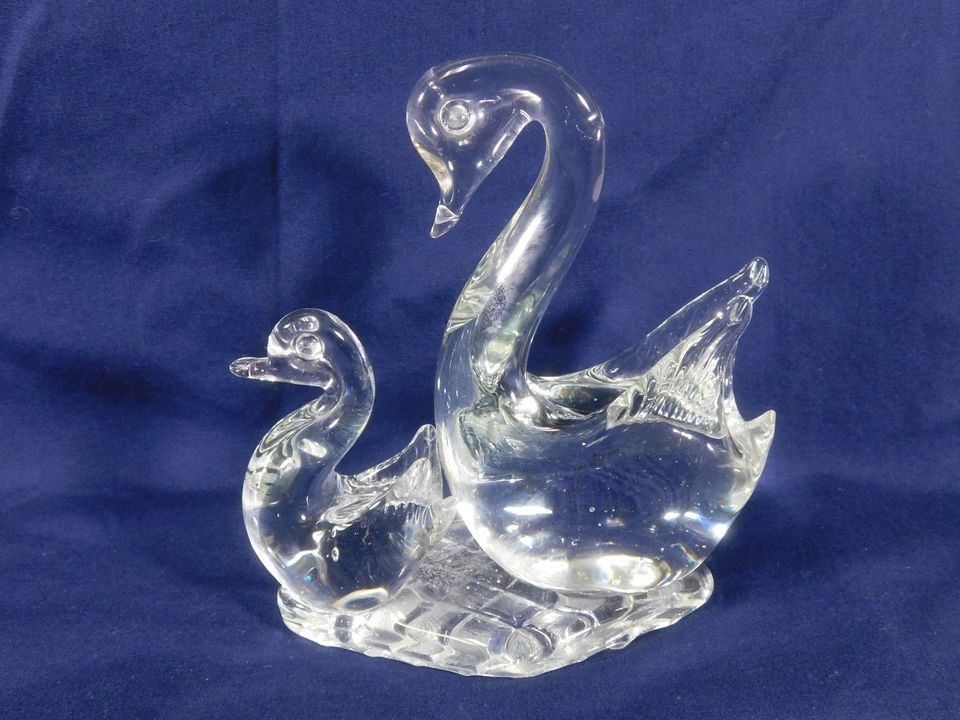 Glass Swan with Baby