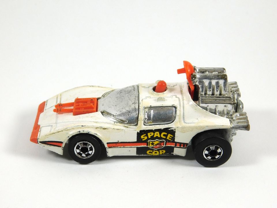 Vintage 1977 Hot Wheels White Science Friction Space Cop