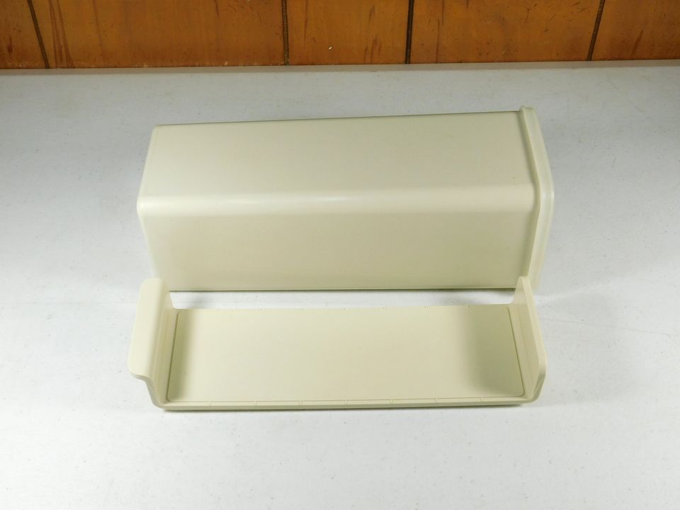 Vintage Tupperware Cracker Cheese Saver/Keeper Container