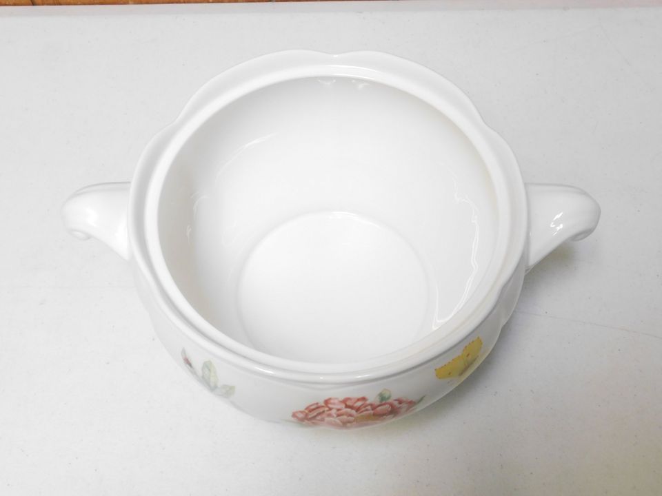 Lenox Butterfly Meadow Round Covered Casserole Bowl