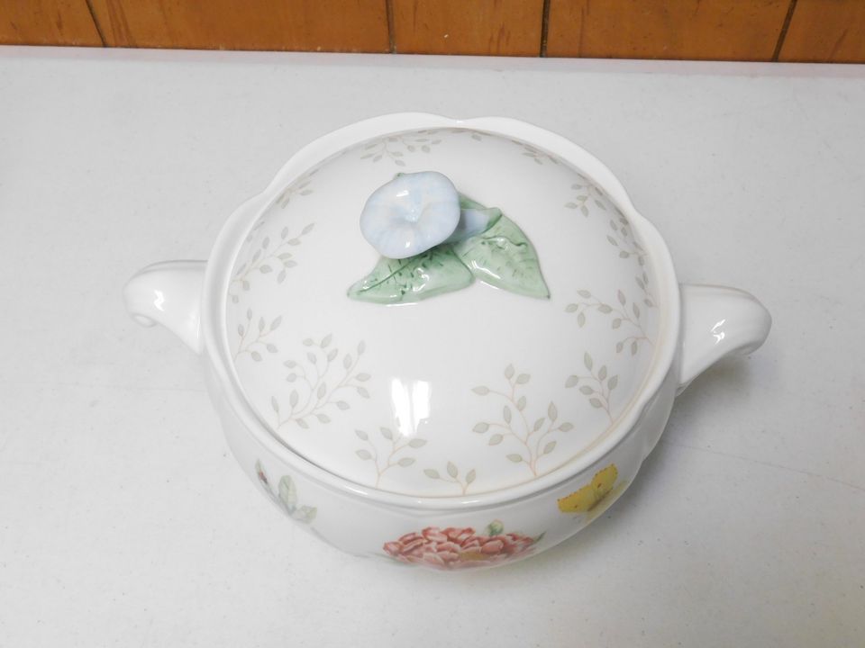 Lenox Butterfly Meadow Round Covered Casserole Bowl