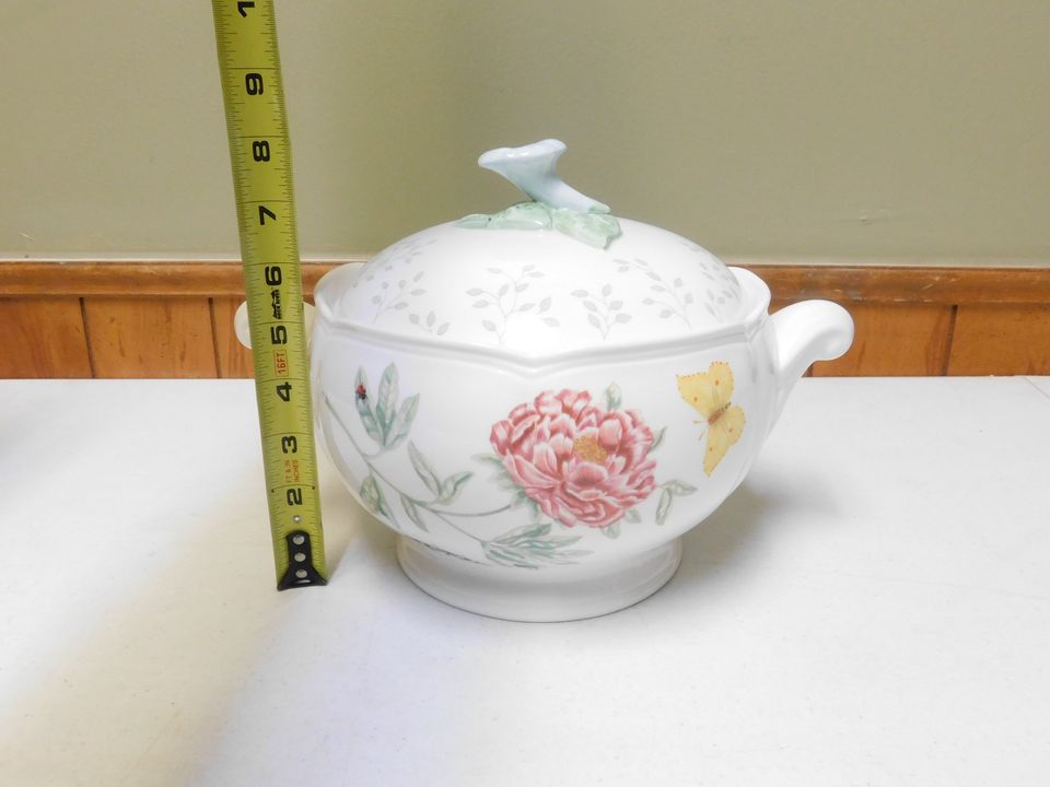 Lenox Butterfly Meadow Round Covered Casserole Bowl