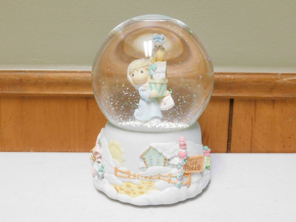 Precious Moments Enesco Snow Globe "Jingle Bells"