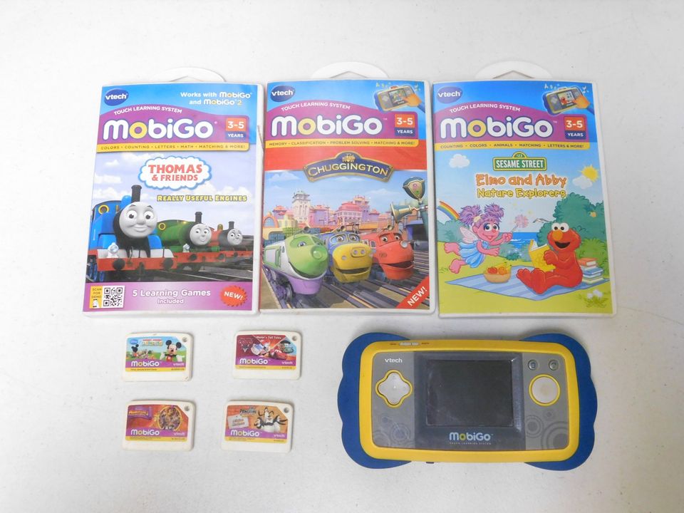 MobiGo Vtech Handheld System with Games