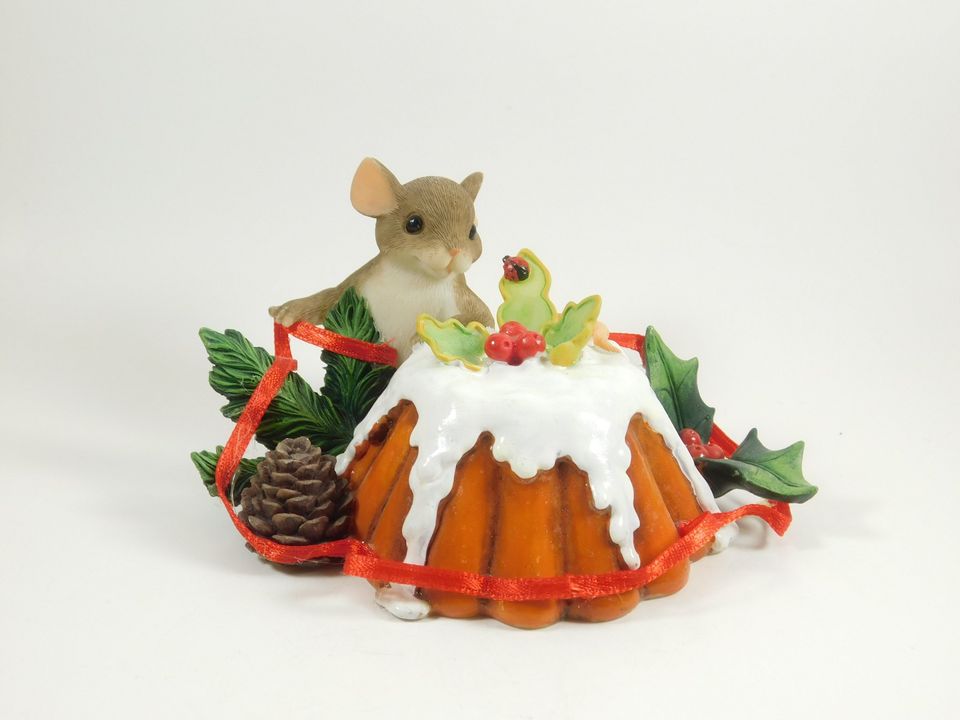 Charming Tails Happy Holidays Puddin Pie