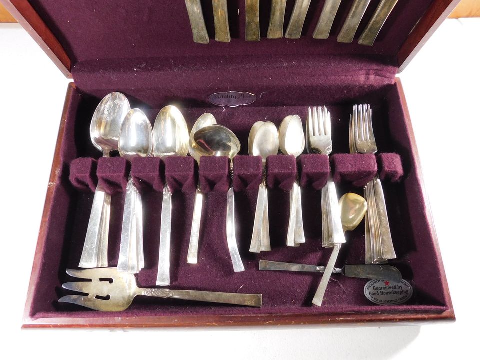 Vintage Nobility Wind Song Silverware Set