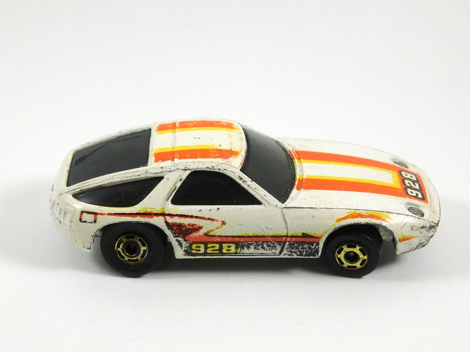 Vintage 1982 White Hot Wheels P-928