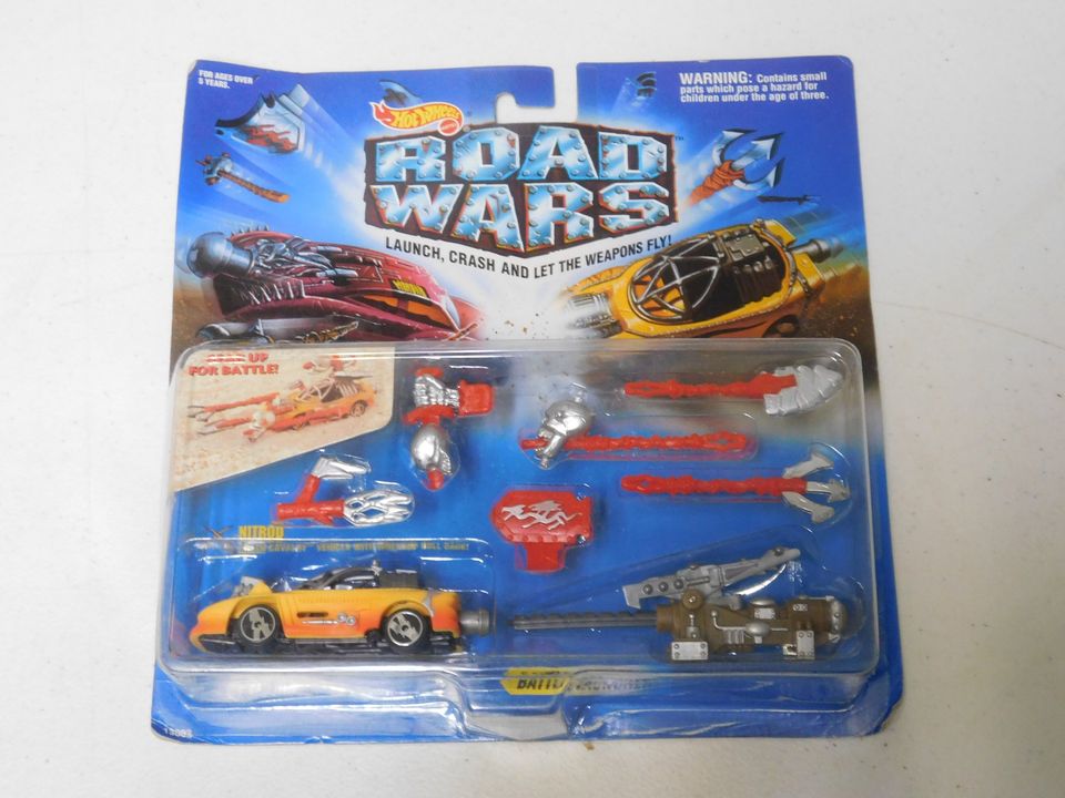 3 Hot Wheels Road Wars Cars Street Cleaver, Nitrod, Wastelander